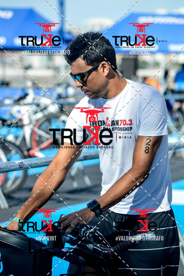 Compra tus fotos del eventoBike Check in IronMan 70.3  Fortaleza En Fotop