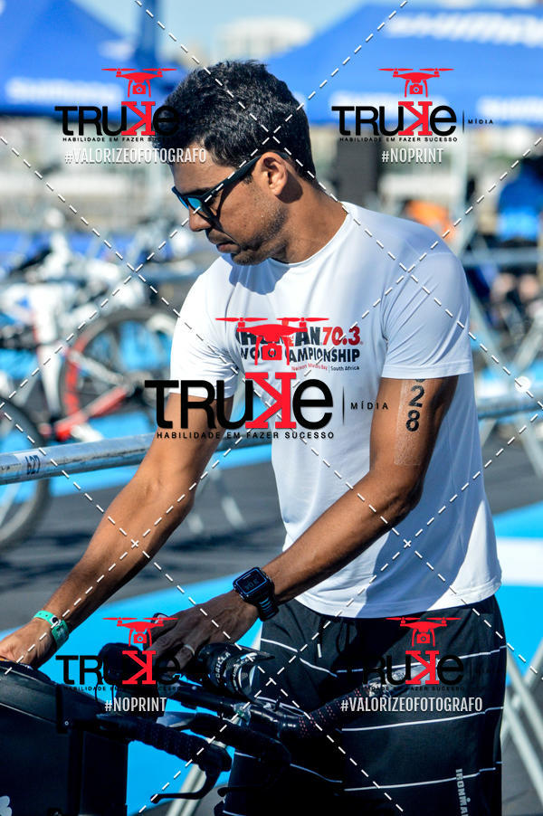Compra tus fotos del eventoBike Check in IronMan 70.3  Fortaleza En Fotop
