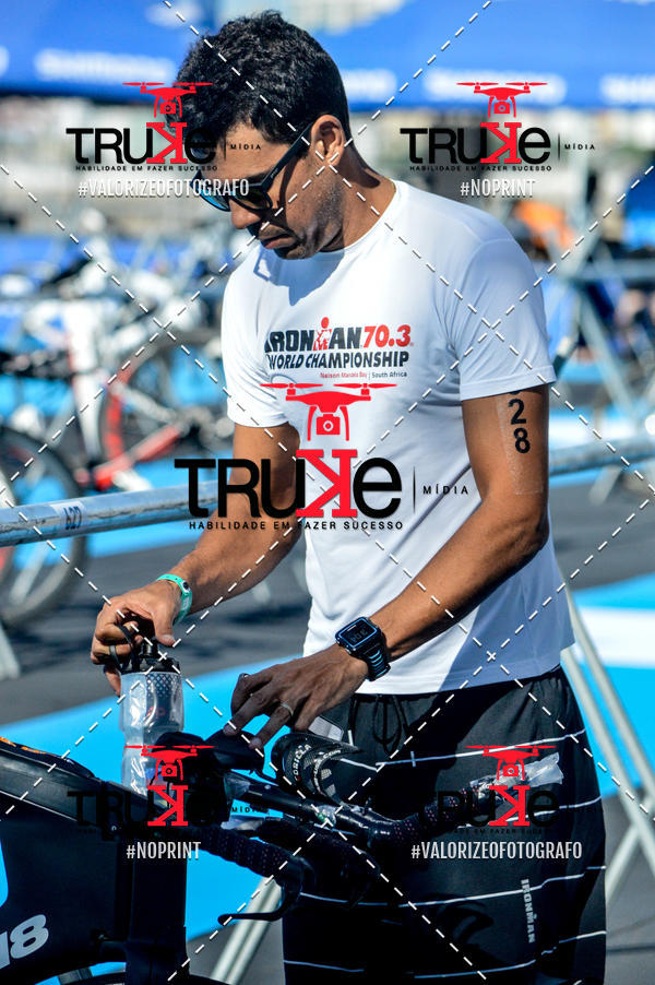 Compra tus fotos del eventoBike Check in IronMan 70.3  Fortaleza En Fotop