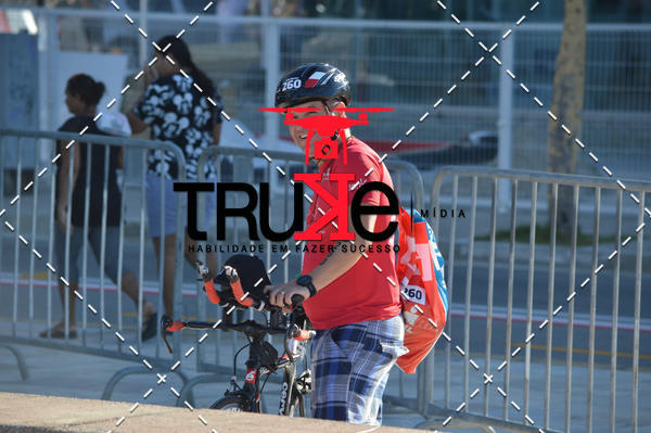 Buy your photos of the eventBike Check in IronMan 70.3  Fortaleza on Fotop