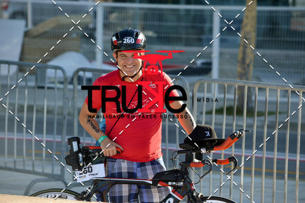 Buy your photos of the eventBike Check in IronMan 70.3  Fortaleza on Fotop