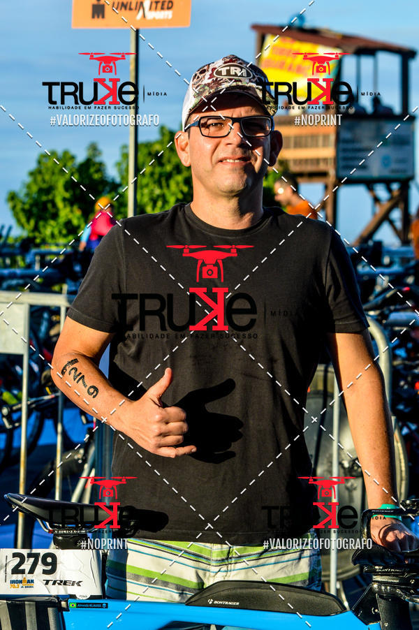 Buy your photos of the eventBike Check in IronMan 70.3  Fortaleza on Fotop