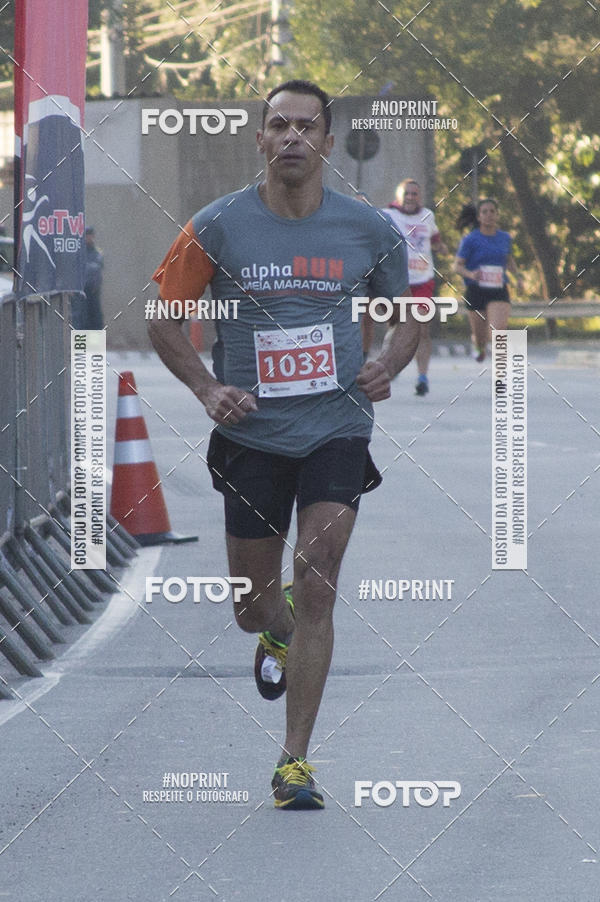 Buy your photos of the eventAlpha Run Series Alphaville 21K on Fotop