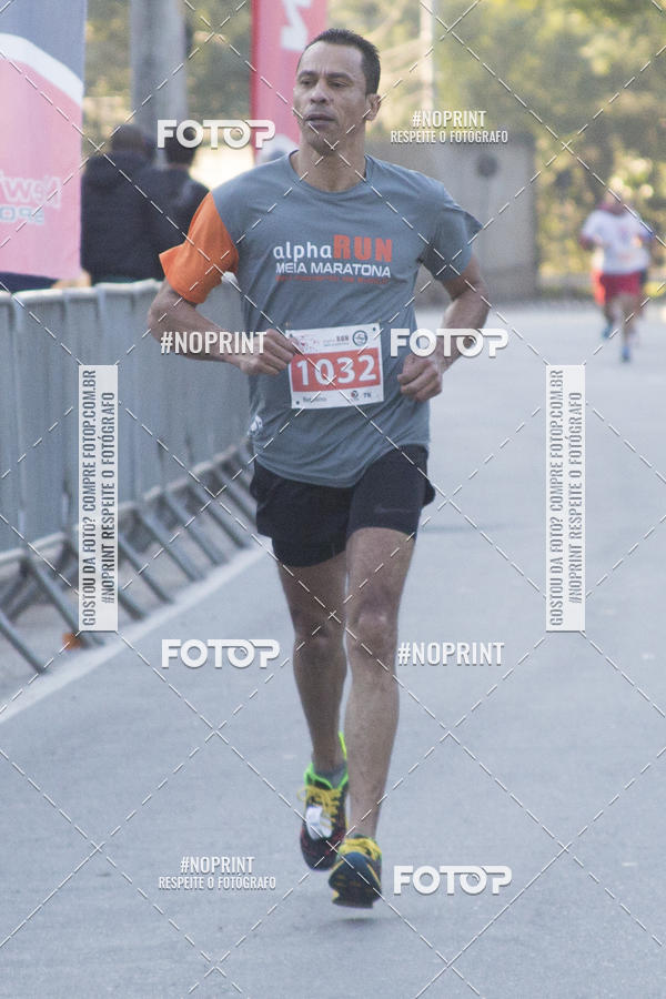 Buy your photos of the eventAlpha Run Series Alphaville 21K on Fotop