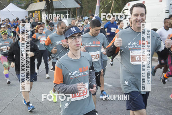 Buy your photos of the eventAlpha Run Series Alphaville 21K on Fotop