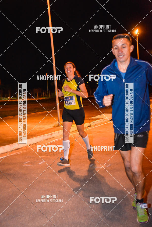 Buy your photos of the eventNight Race Mogi das Cruzes 2019 on Fotop