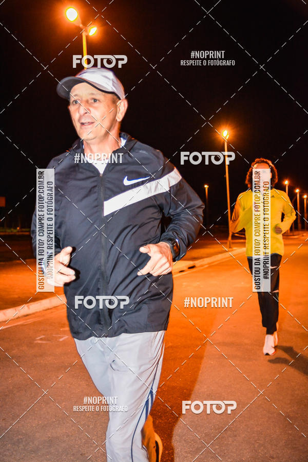 Buy your photos of the eventNight Race Mogi das Cruzes 2019 on Fotop