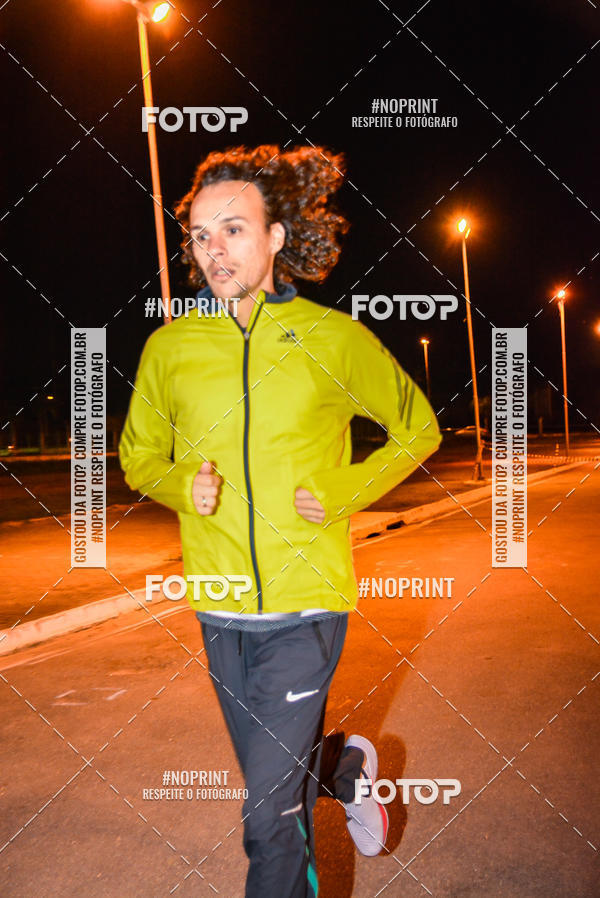 Buy your photos of the eventNight Race Mogi das Cruzes 2019 on Fotop