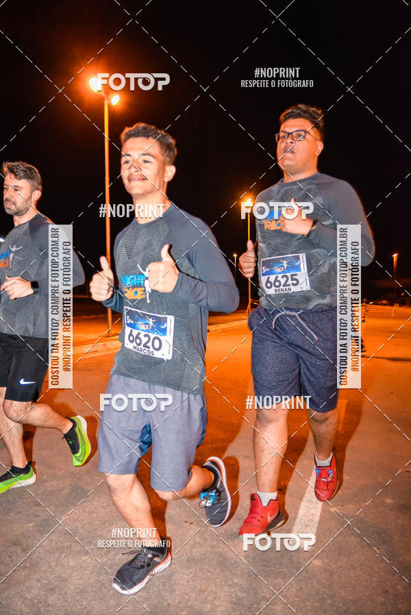 Buy your photos of the eventNight Race Mogi das Cruzes 2019 on Fotop