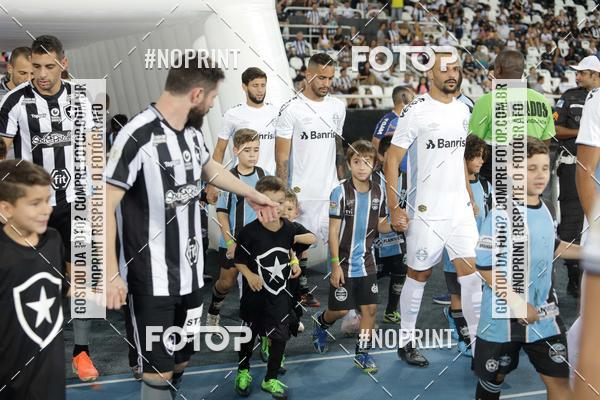 Achetez vos photos de l'vnementBotafogo x Grmio - Nilton Santos- 12/06/2019 sur Fotop