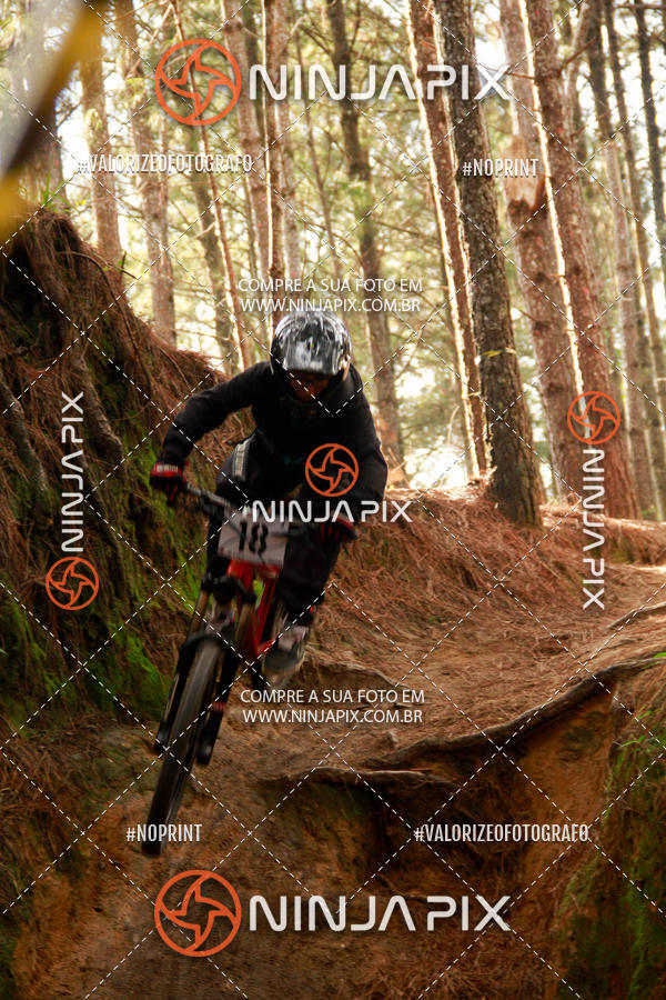 Achetez vos photos de l'vnementDownhill Pedreira sur Fotop
