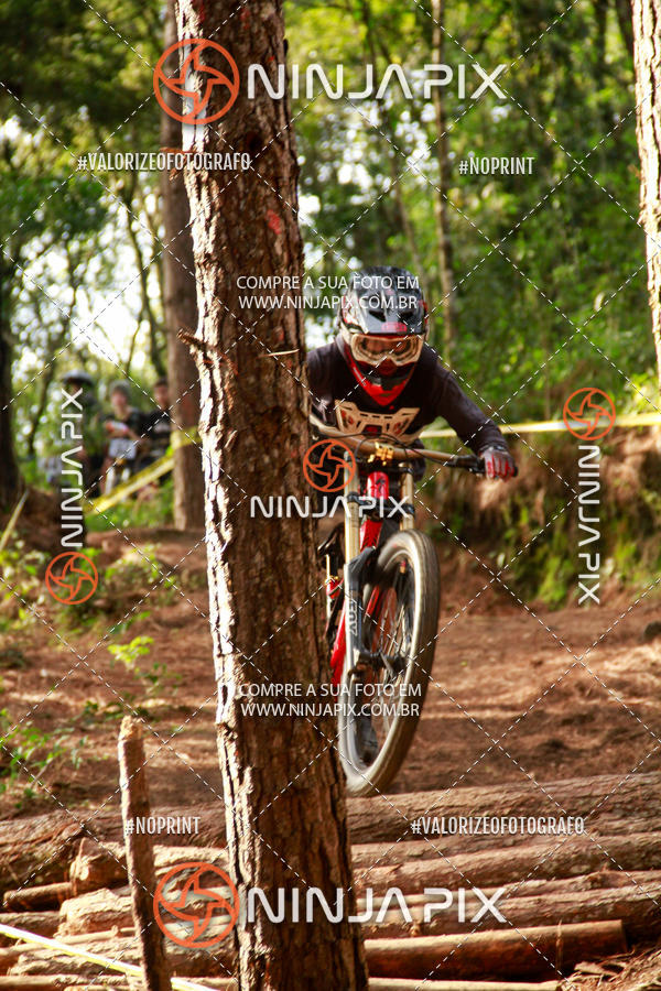 Achetez vos photos de l'vnementDownhill Pedreira sur Fotop