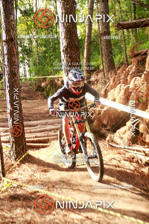 Achetez vos photos de l'vnementDownhill Pedreira sur Fotop