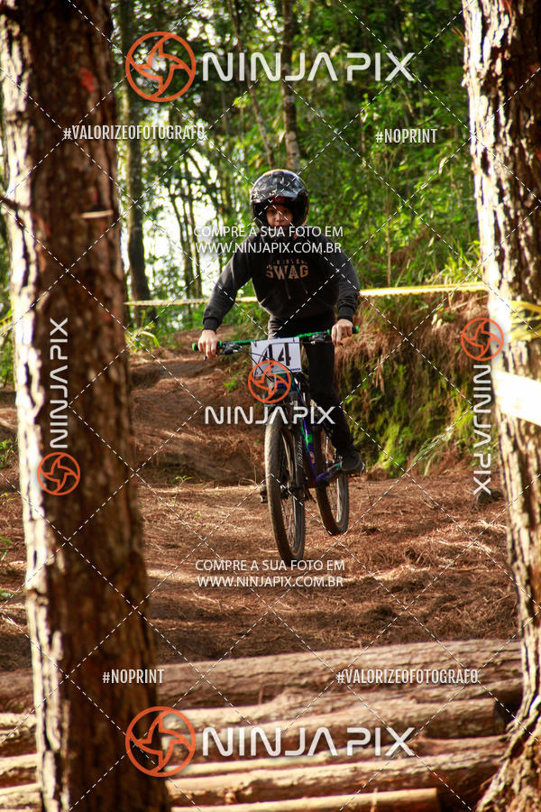 Achetez vos photos de l'vnementDownhill Pedreira sur Fotop