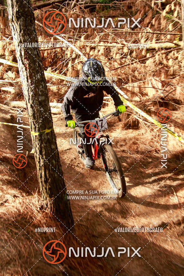 Compra tus fotos del eventoDownhill Pedreira En Fotop
