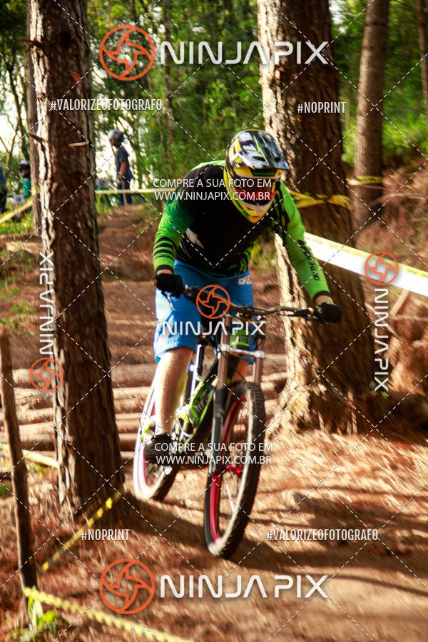Compra tus fotos del eventoDownhill Pedreira En Fotop