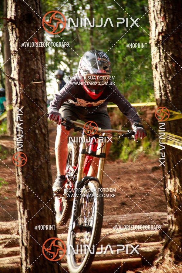 Compra tus fotos del eventoDownhill Pedreira En Fotop