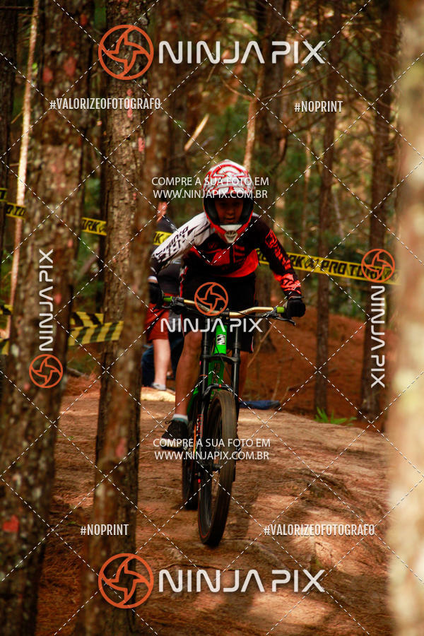 Achetez vos photos de l'vnementDownhill Pedreira sur Fotop