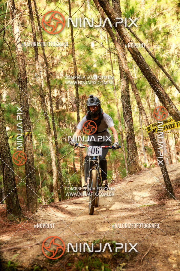 Achetez vos photos de l'vnementDownhill Pedreira sur Fotop