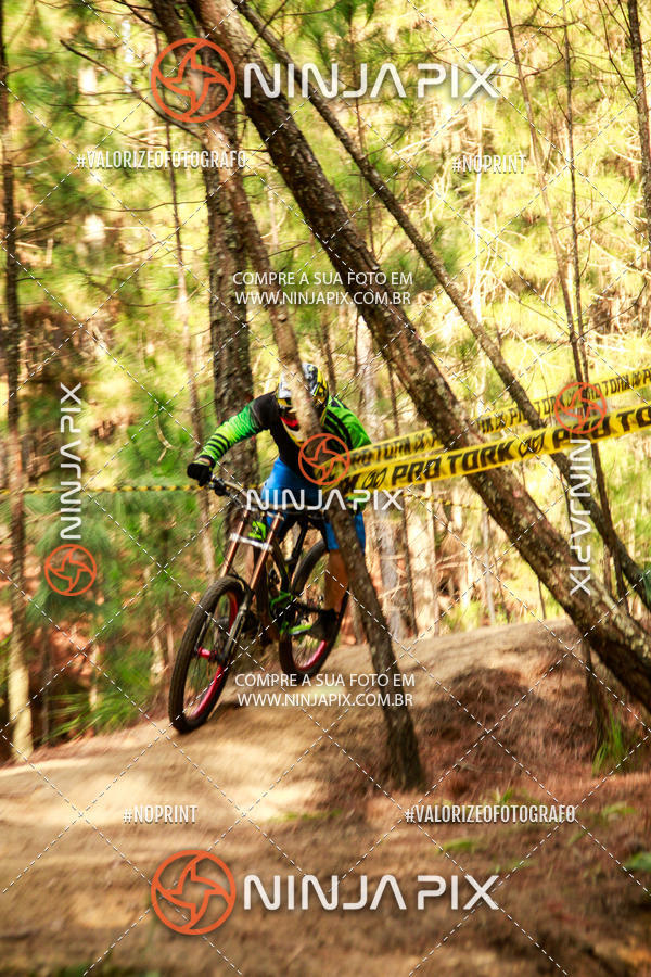 Achetez vos photos de l'vnementDownhill Pedreira sur Fotop