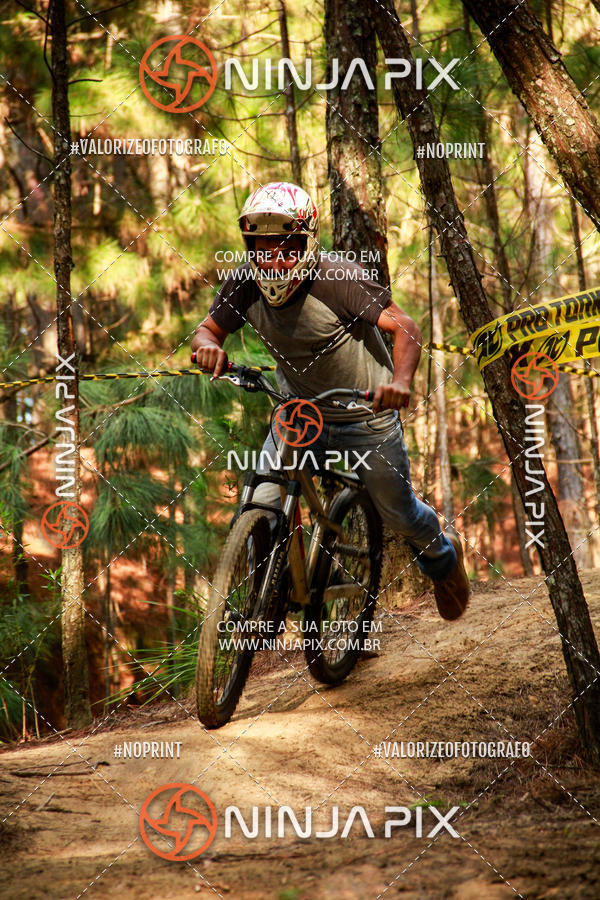 Achetez vos photos de l'vnementDownhill Pedreira sur Fotop