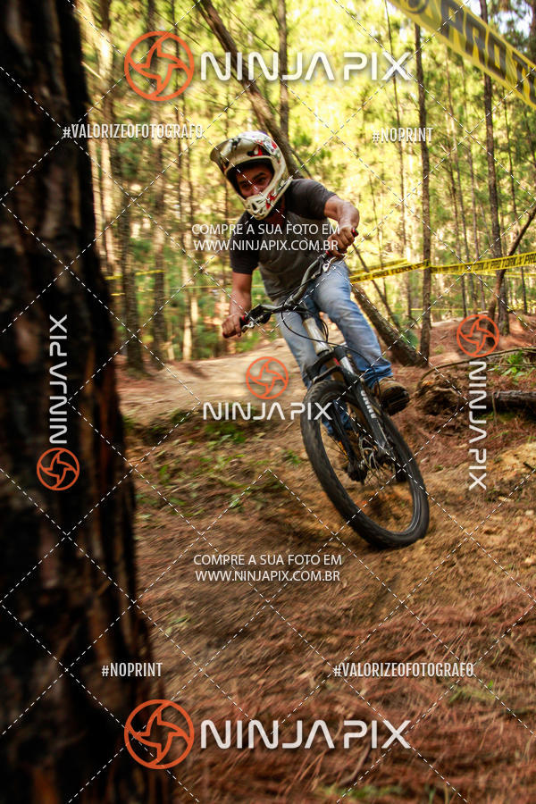 Achetez vos photos de l'vnementDownhill Pedreira sur Fotop