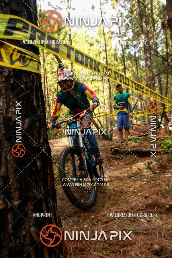 Achetez vos photos de l'vnementDownhill Pedreira sur Fotop