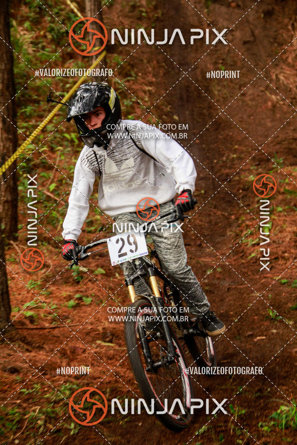 Achetez vos photos de l'vnementDownhill Pedreira sur Fotop