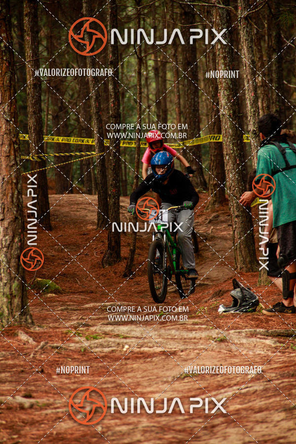 Achetez vos photos de l'vnementDownhill Pedreira sur Fotop