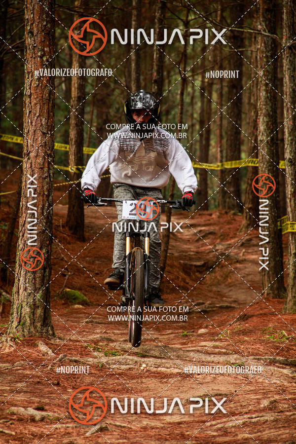 Achetez vos photos de l'vnementDownhill Pedreira sur Fotop