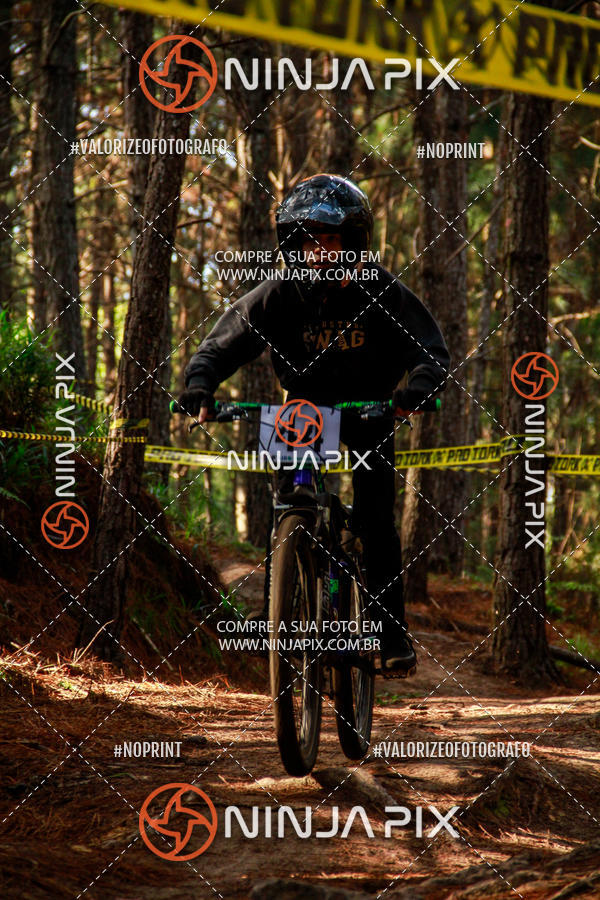 Compra tus fotos del eventoDownhill Pedreira En Fotop