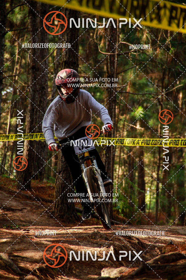 Compra tus fotos del eventoDownhill Pedreira En Fotop