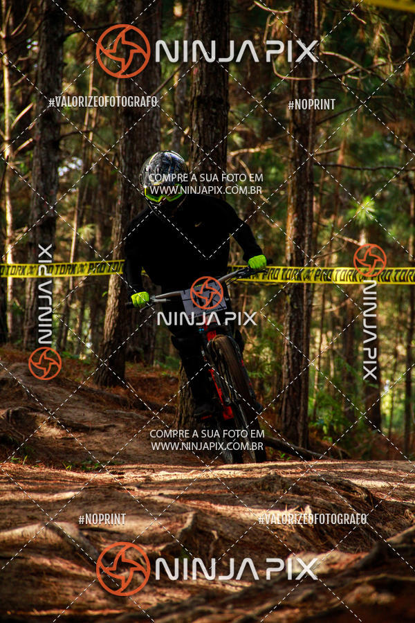 Compra tus fotos del eventoDownhill Pedreira En Fotop