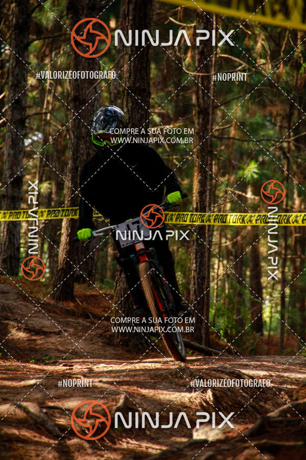 Compra tus fotos del eventoDownhill Pedreira En Fotop