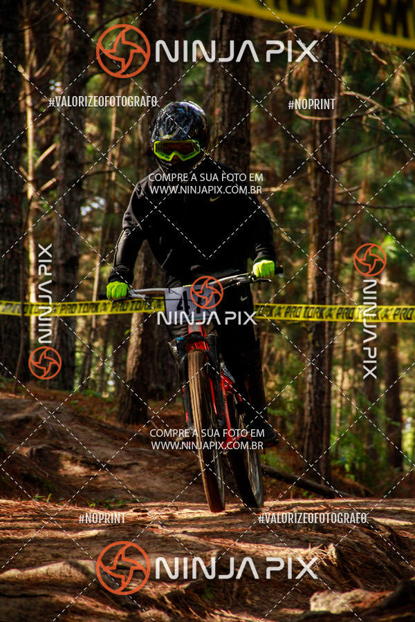 Compra tus fotos del eventoDownhill Pedreira En Fotop