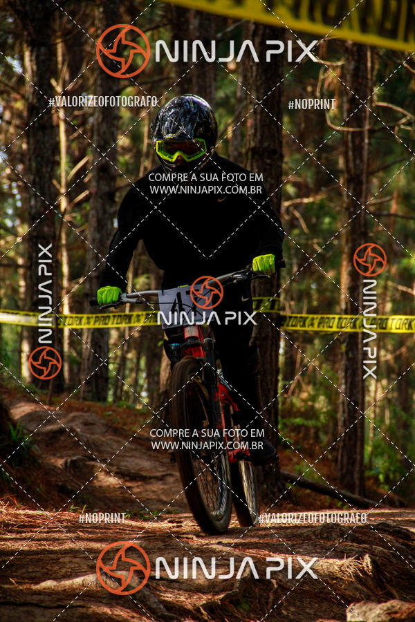 Compra tus fotos del eventoDownhill Pedreira En Fotop