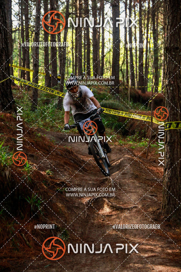 Compra tus fotos del eventoDownhill Pedreira En Fotop