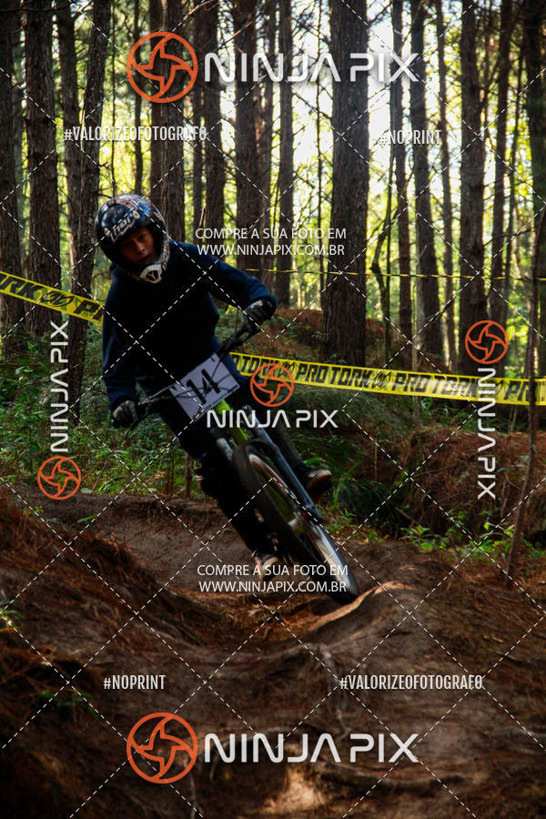 Achetez vos photos de l'vnementDownhill Pedreira sur Fotop