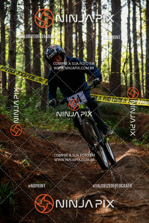 Achetez vos photos de l'vnementDownhill Pedreira sur Fotop
