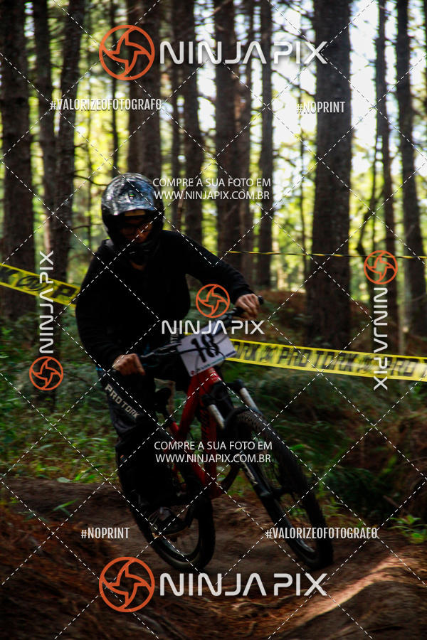 Achetez vos photos de l'vnementDownhill Pedreira sur Fotop