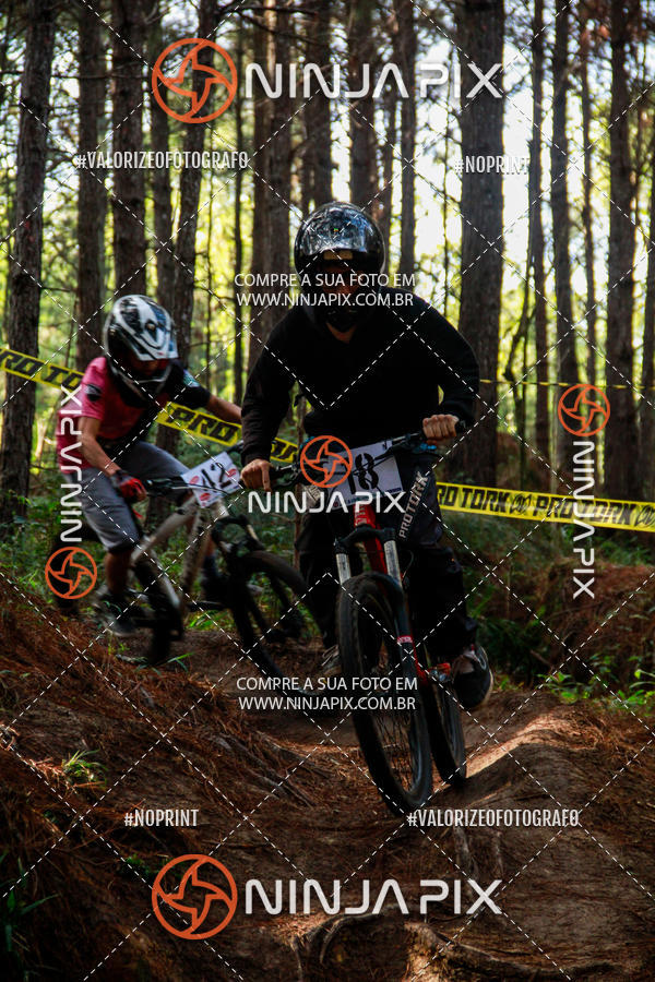 Achetez vos photos de l'vnementDownhill Pedreira sur Fotop