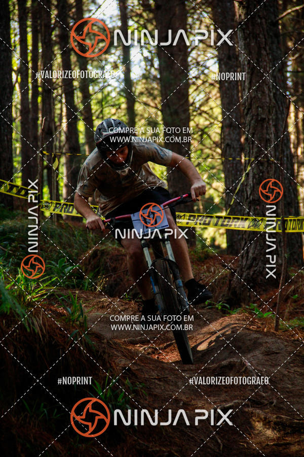 Compra tus fotos del eventoDownhill Pedreira En Fotop