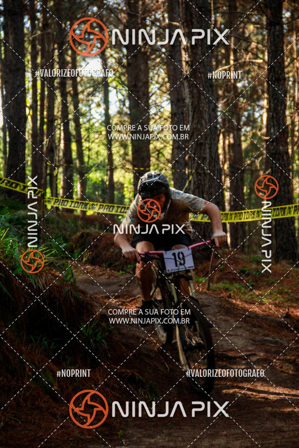 Compra tus fotos del eventoDownhill Pedreira En Fotop