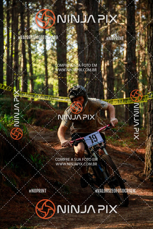 Compra tus fotos del eventoDownhill Pedreira En Fotop