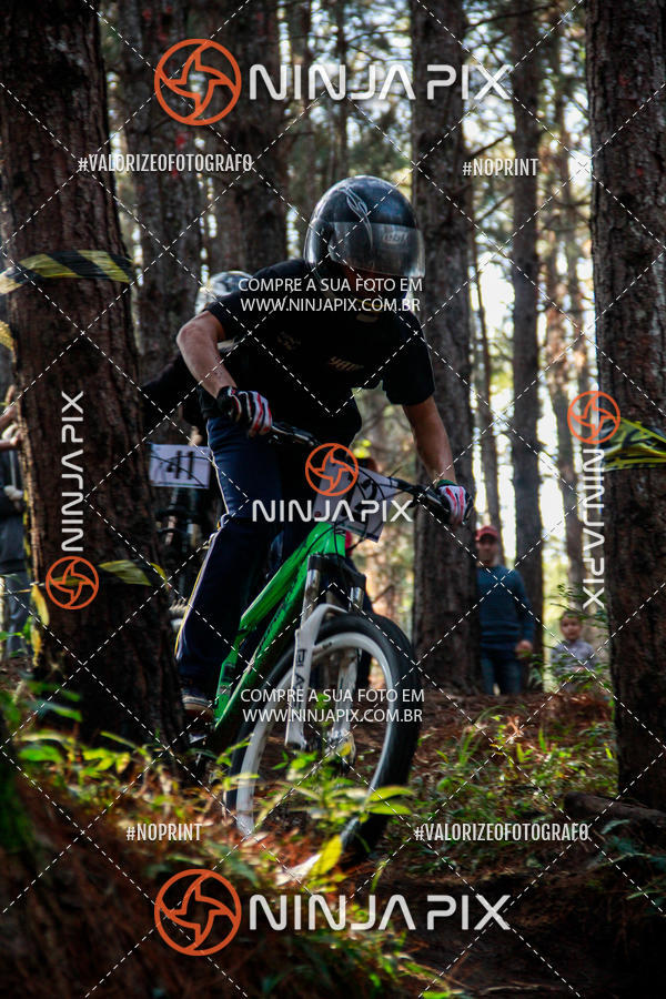 Achetez vos photos de l'vnementDownhill Pedreira sur Fotop