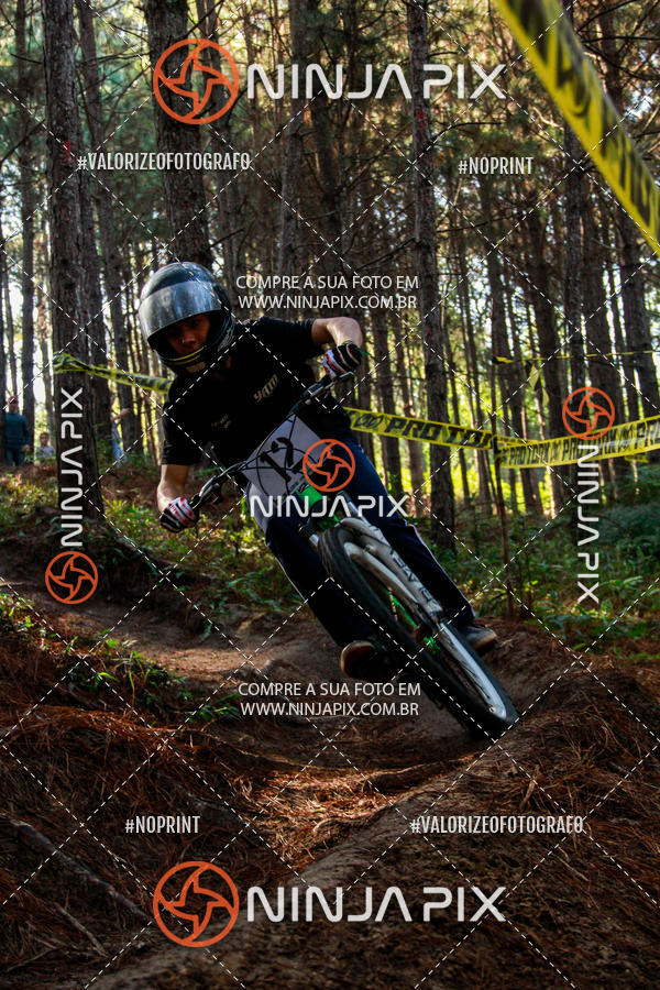 Achetez vos photos de l'vnementDownhill Pedreira sur Fotop