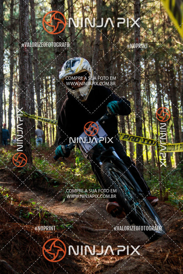 Achetez vos photos de l'vnementDownhill Pedreira sur Fotop