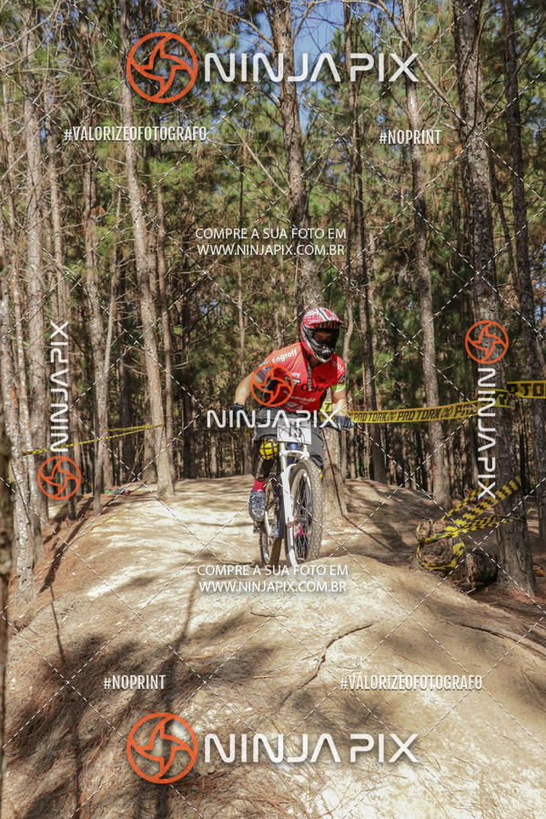 Achetez vos photos de l'vnementDownhill Pedreira sur Fotop