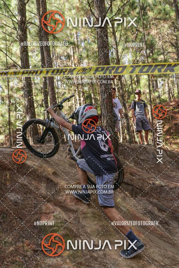 Achetez vos photos de l'vnementDownhill Pedreira sur Fotop