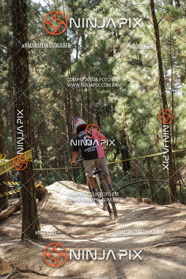 Achetez vos photos de l'vnementDownhill Pedreira sur Fotop